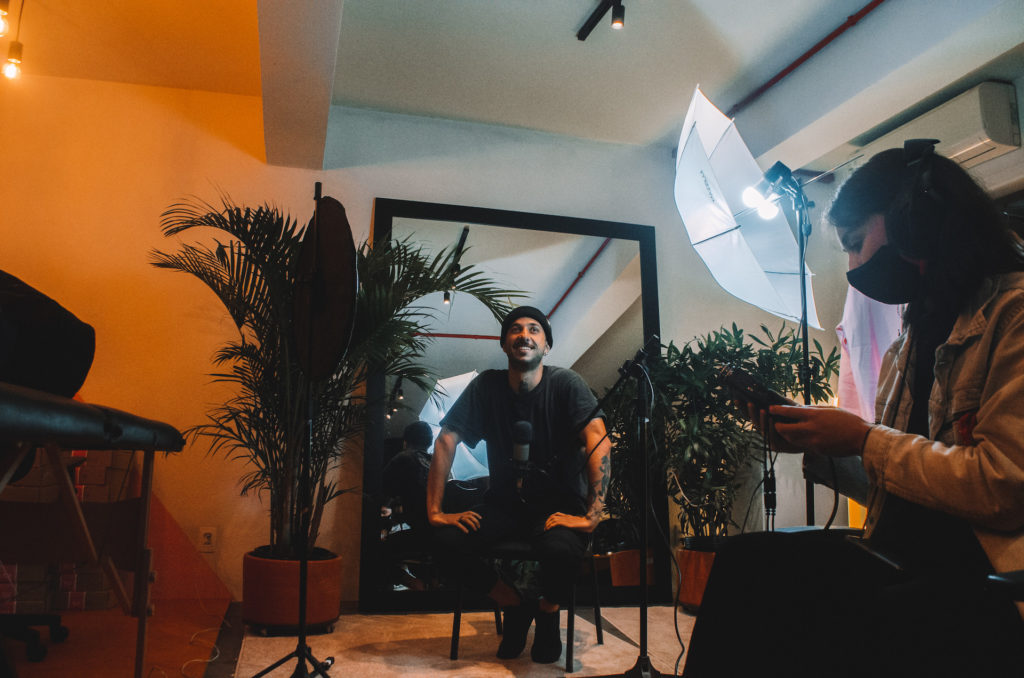 vini ribeiro em Hello Mídia e a Arte da Expressão: Uma Parceria com o Vini Ribeiro @oviniribeiro vini ribeiro no Hello Mídia