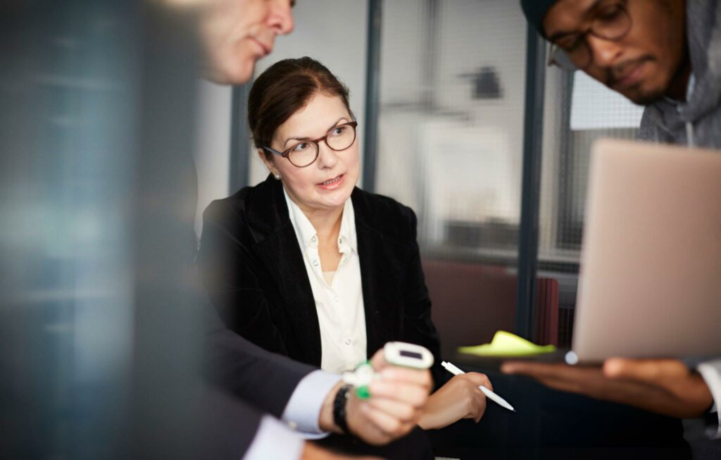 svg+xml;charset=utf em Marketing B2B Data On Target Inteligência Artificial Seguros